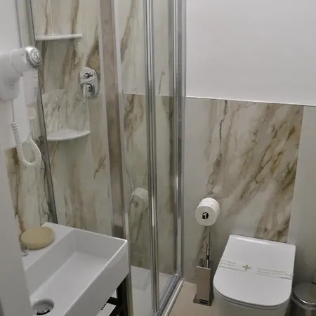 Pensión Dion Florencia