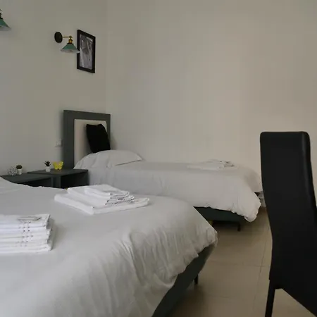 Dion Guest house *